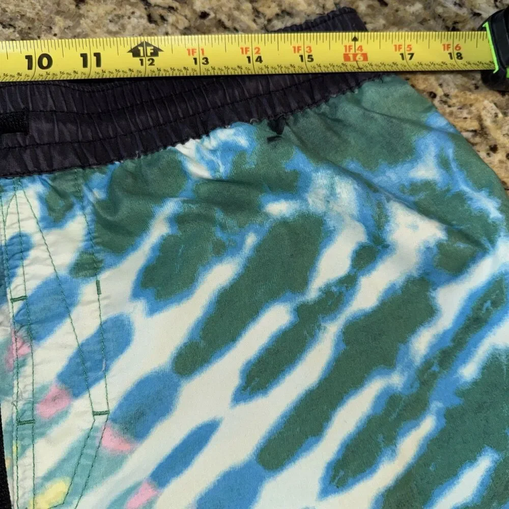 Volcom Beach Bunch Trunk 17 Tie Dye Size Large Drawstring